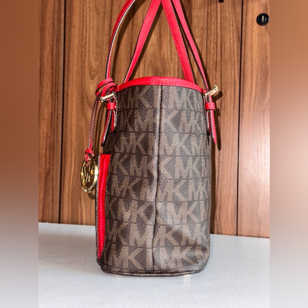 MICHAEL Michael Kors Jet Set Travel Medium
Logo Tote (EUC) - Picture 4 of 15